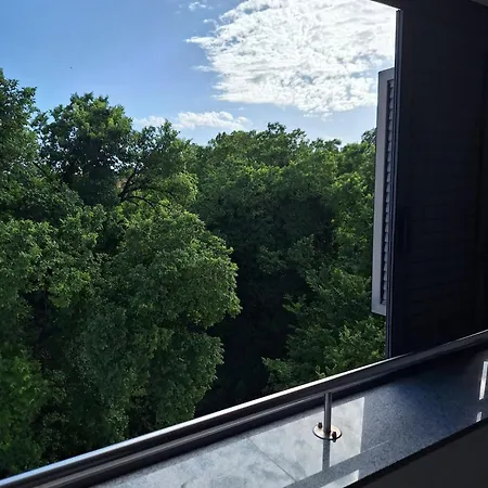 Diana Apartment *