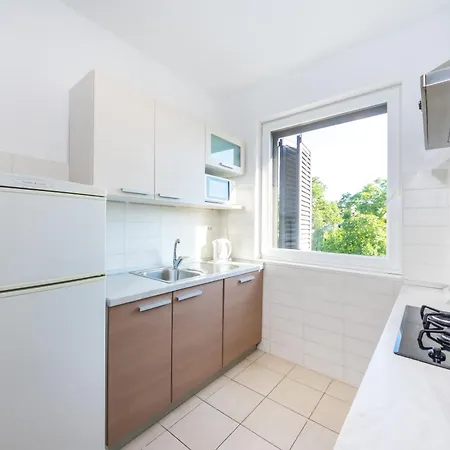 Diana Apartment *